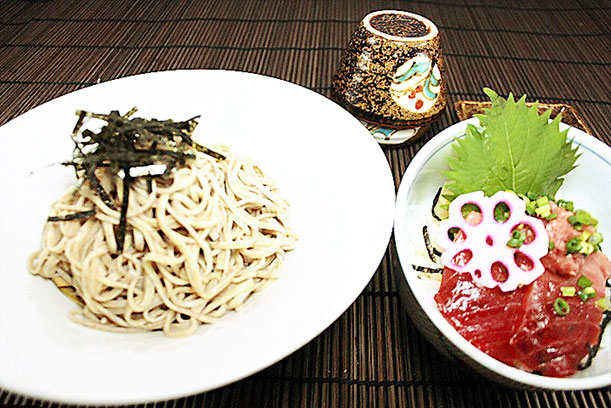 ざるそばと選べるミニ丼(鉄火)